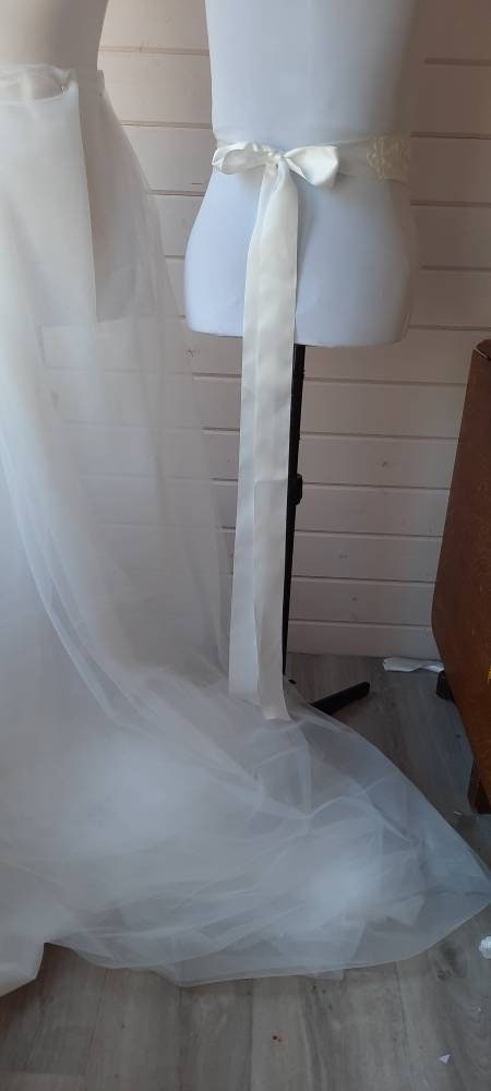 Bridal belt sash / Floral bridal belt / Embroidered bridal sash / Sequin flower belt / Bridesmaid sash / Flower girl Sash / Matching Bridal