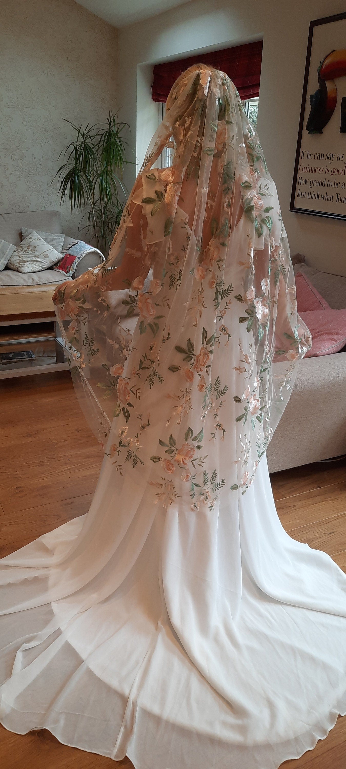 Antique rose veil. Veil with embroidered flowers. Alternative bridal veil.