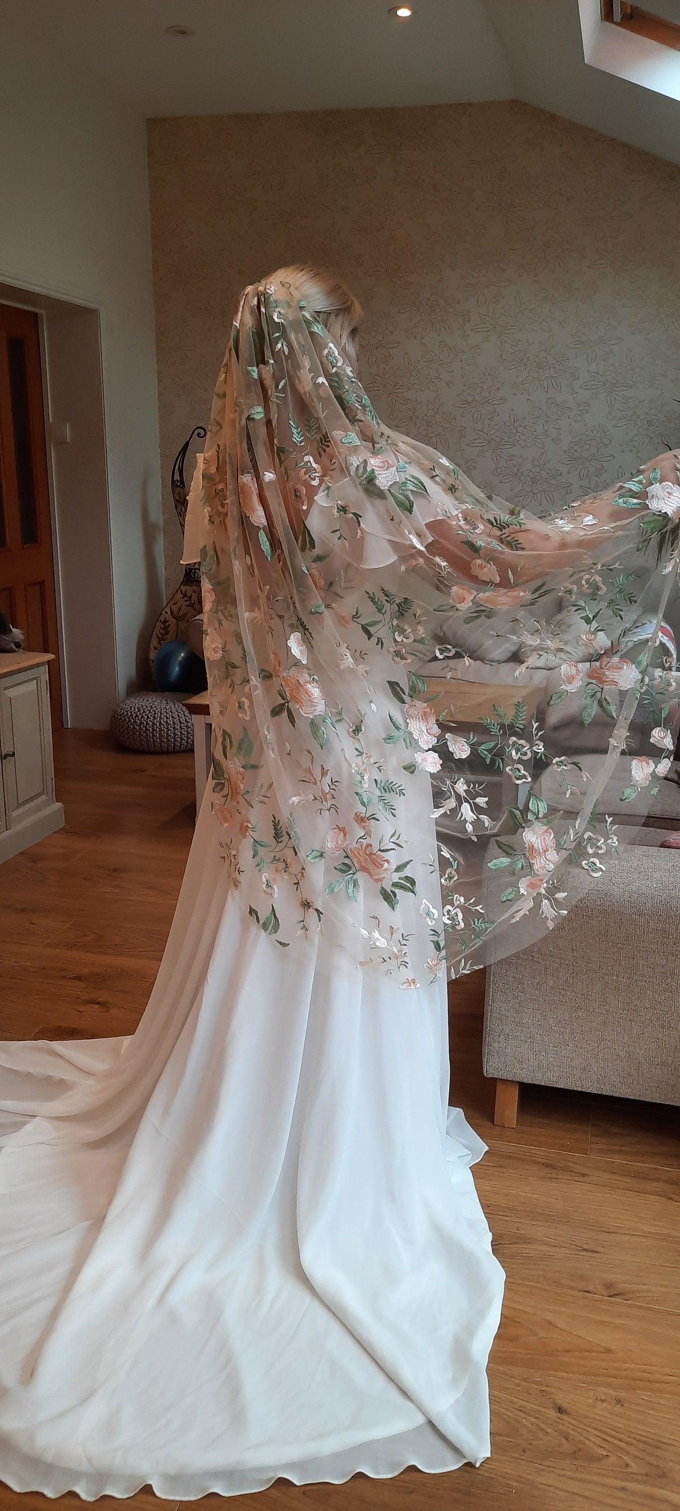 Antique rose veil. Veil with embroidered flowers. Alternative bridal veil.