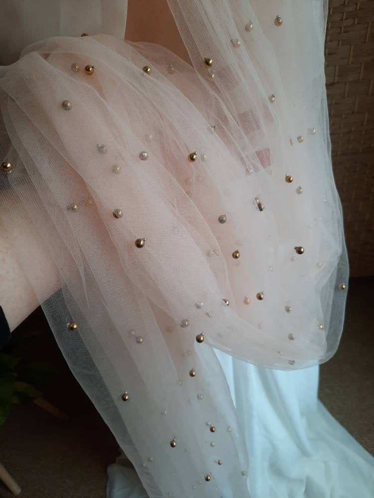 Soft blush & golden pearl veil. Veil with pearls. Classic veil with a twist. 200cm