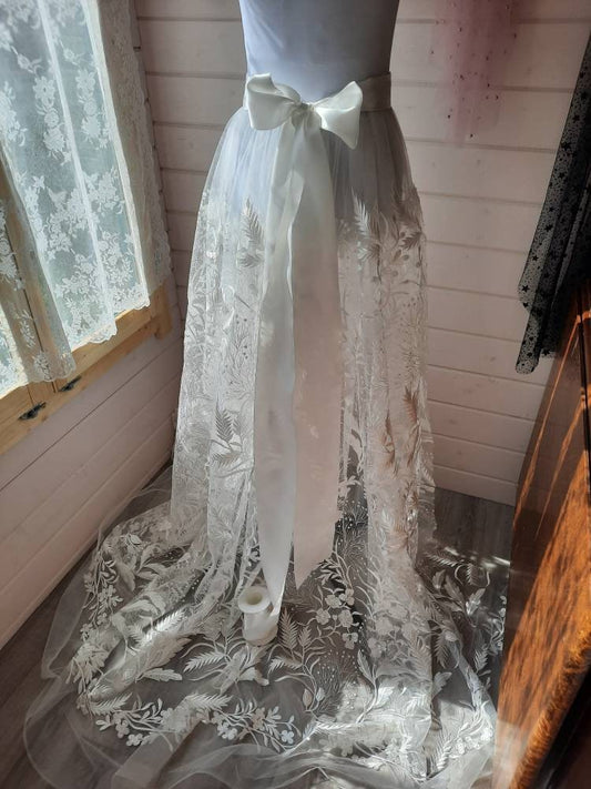 Floral bridal overskirt in off-white. Embroidered tulle with trailing flowers and leaves. Winter Woodland over skirt.