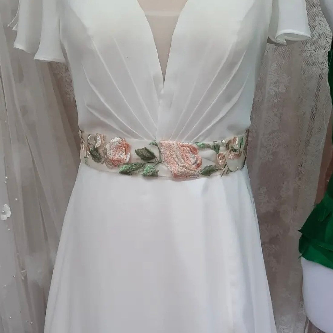 Bridal belt sash / Floral bridal belt / Embroidered bridal sash / Sequin flower belt / Bridesmaid sash / Flower girl Sash / Matching Bridal