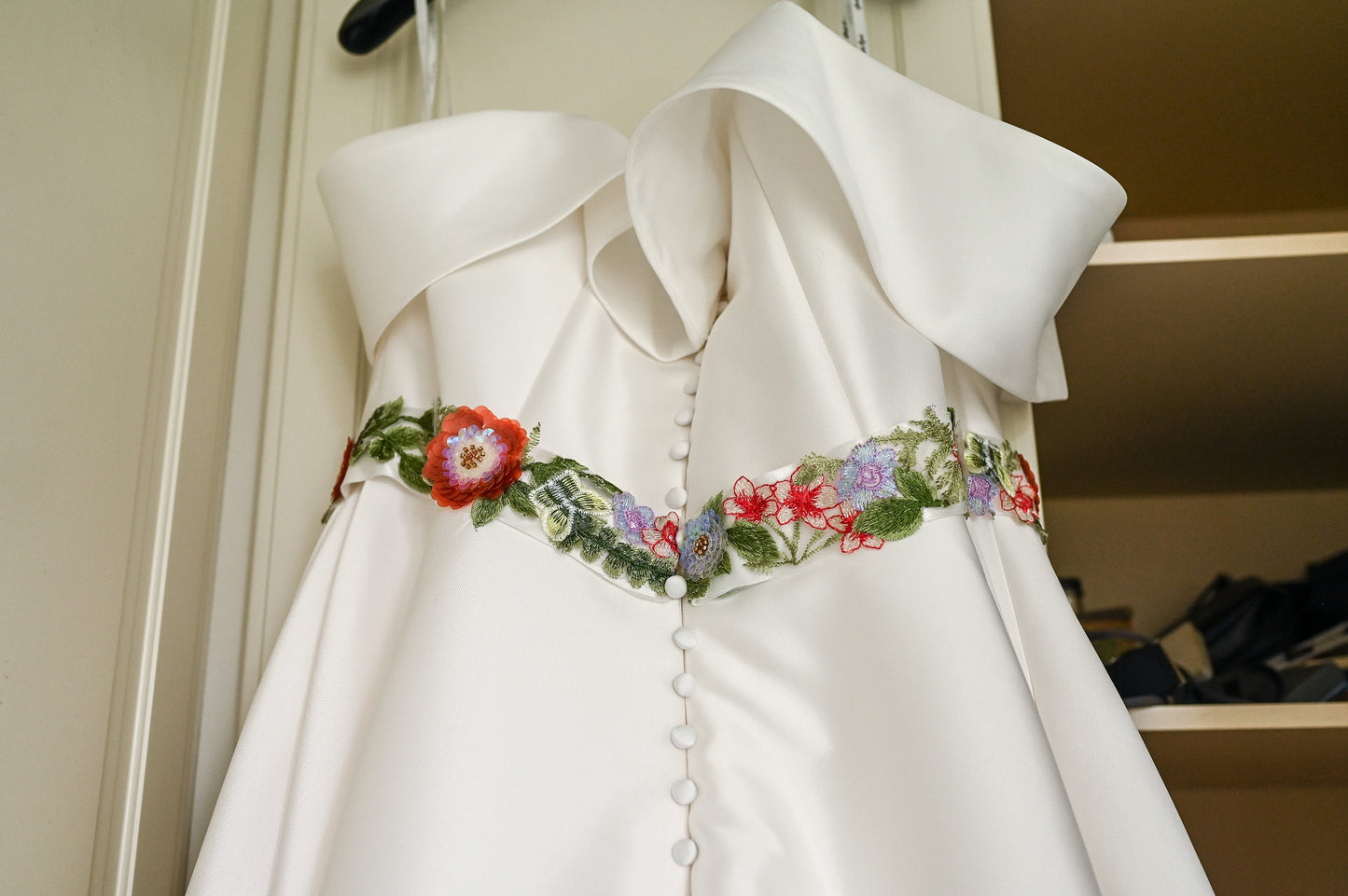 Bridal belt sash / Floral bridal belt / Embroidered bridal sash / Sequin flower belt / Bridesmaid sash / Flower girl Sash / Matching Bridal