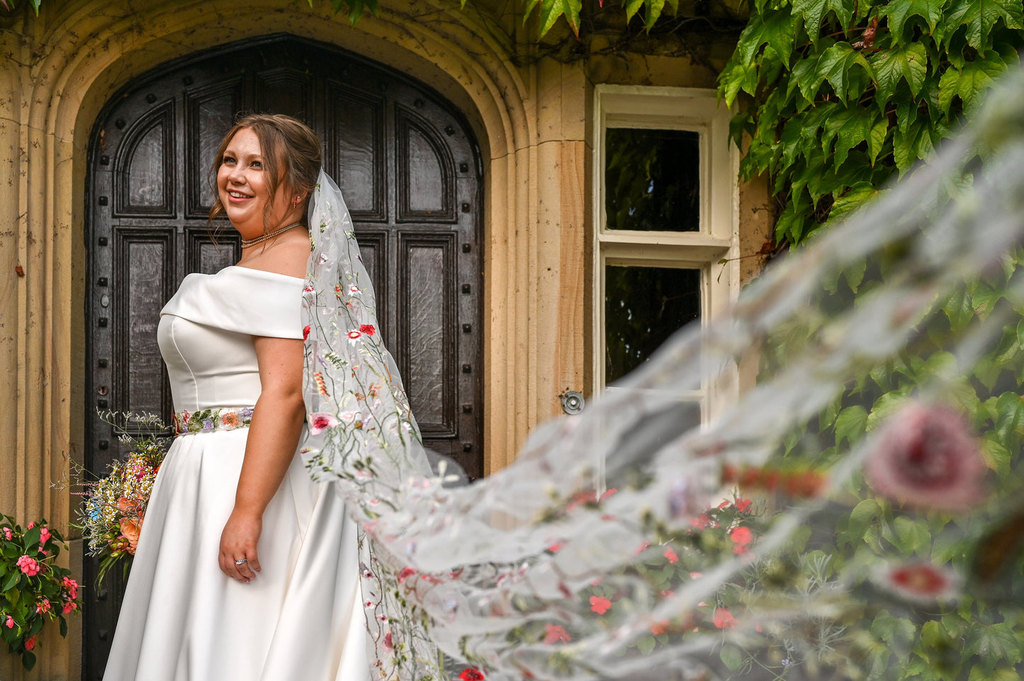 Wildflower veil / Veil with embroidered flowers / Alternative bridal veil / Woodland wedding veil.