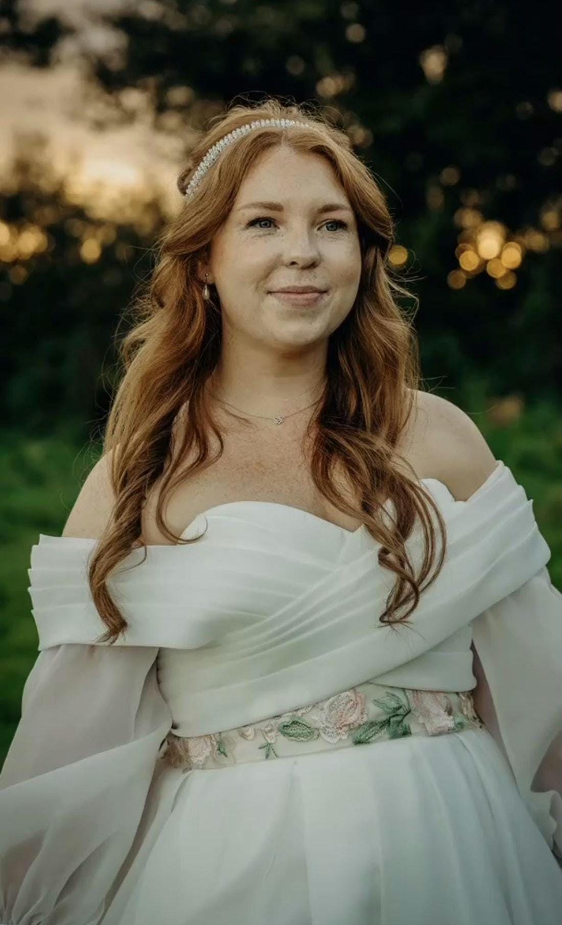 Antique rose veil or cape. Peach floral veil, pale nude, ivory floral veil. Veil with embroidered flowers. Alternative bridal veil.