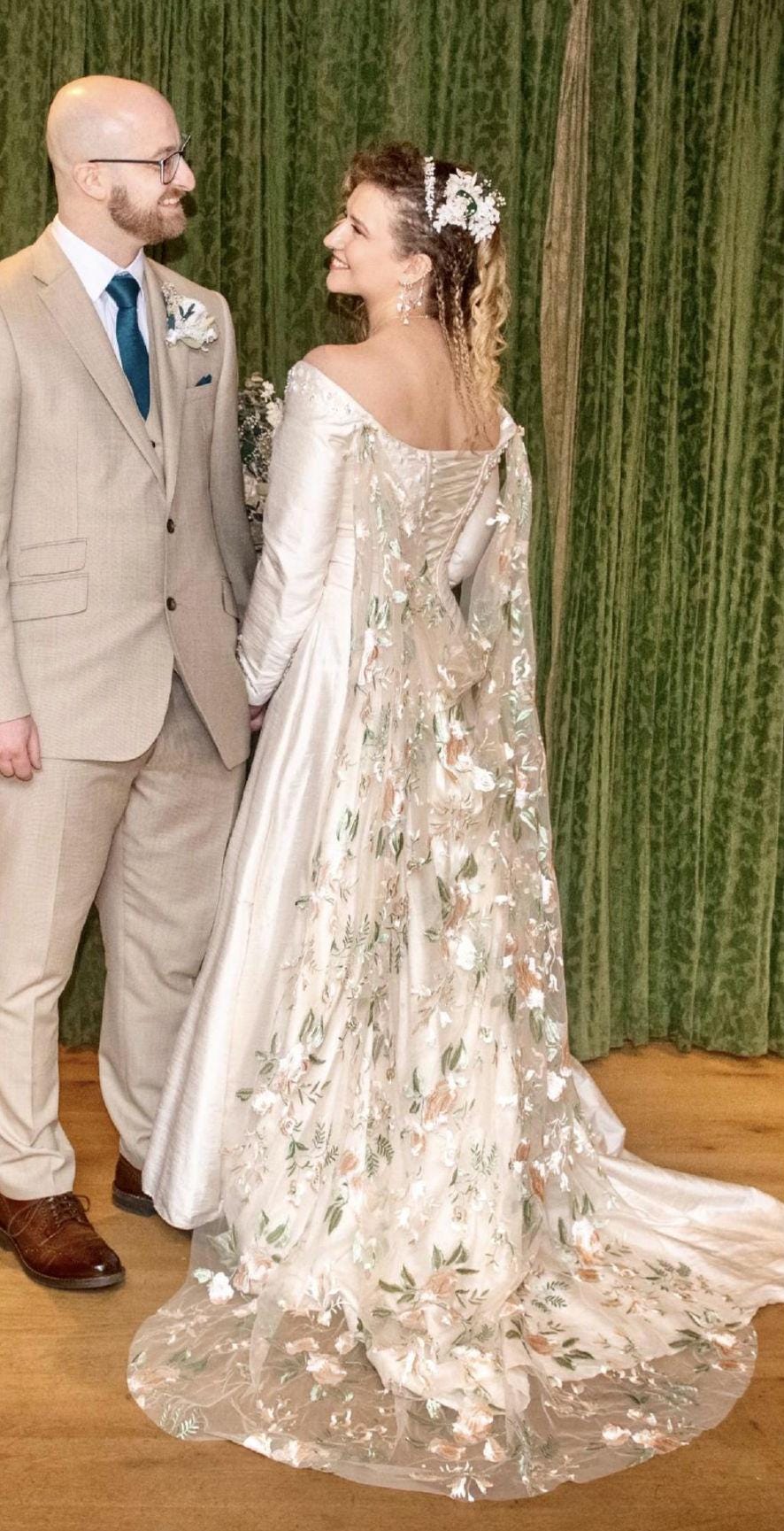 Antique rose veil or cape. Peach floral veil, pale nude, ivory floral veil. Veil with embroidered flowers. Alternative bridal veil.