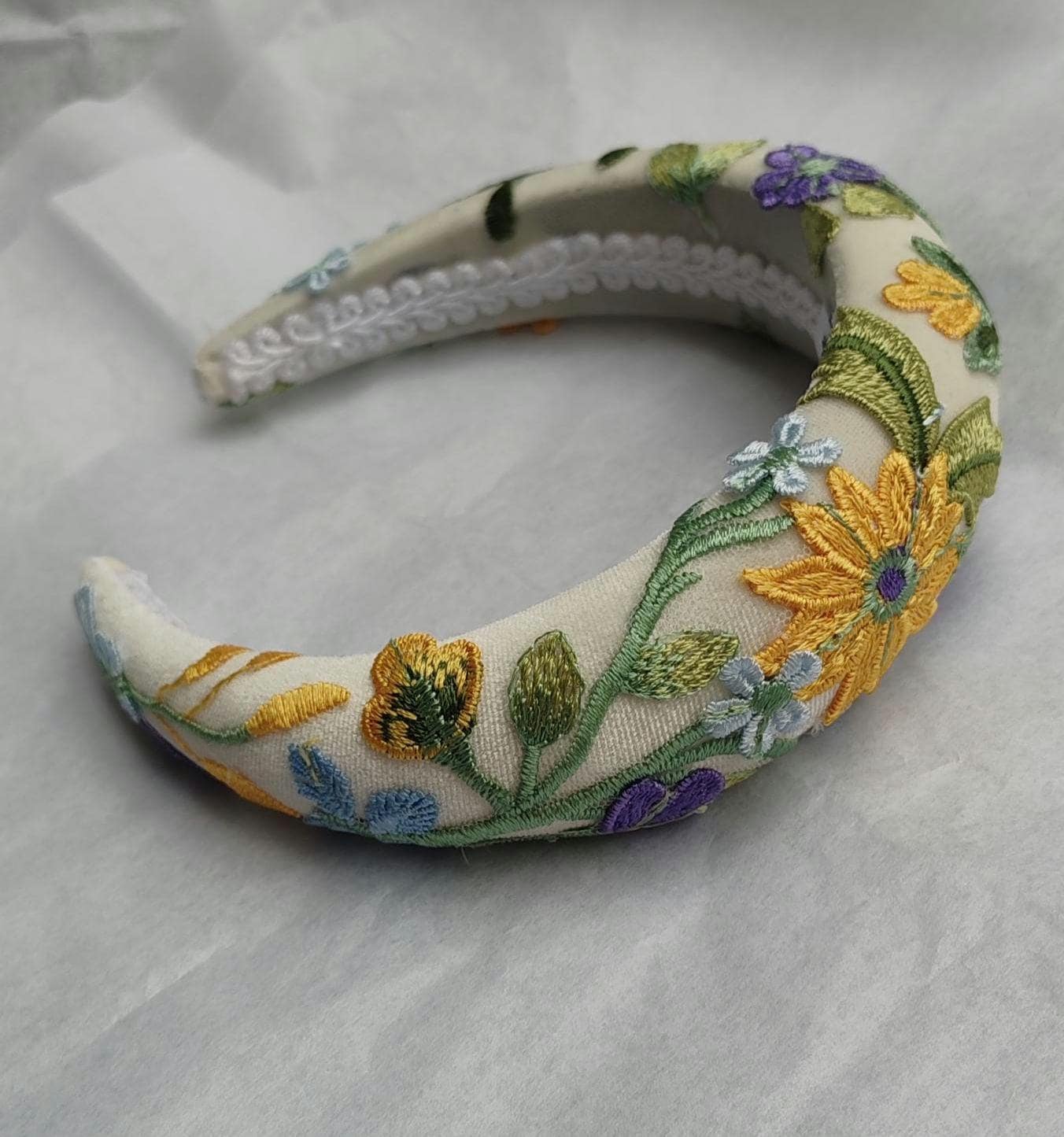 Embroidered Wildflower Wedding Veil: "Megan" Trim and Train style. Alternative Bridal Veil