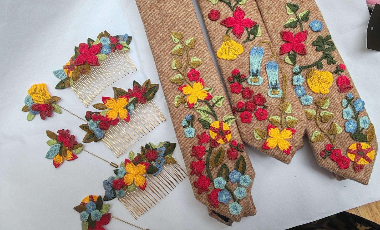Floral tie. Matching groomsman tie. Floral tie matching brides veil.