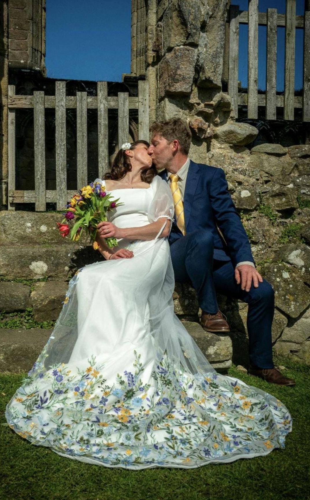 Embroidered Wildflower Wedding Veil: "Megan" Trim and Train style. Alternative Bridal Veil