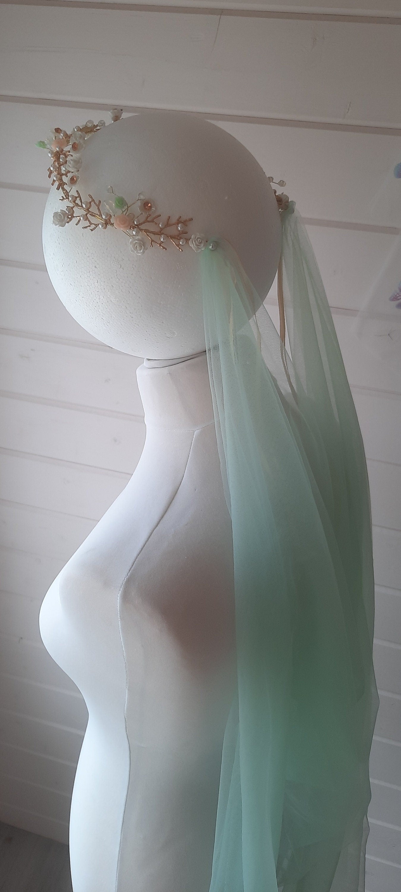 Floral tiara / wire bridal headpiece / Wedding tiara and veil / Flower crown with separate veil / detachable veil