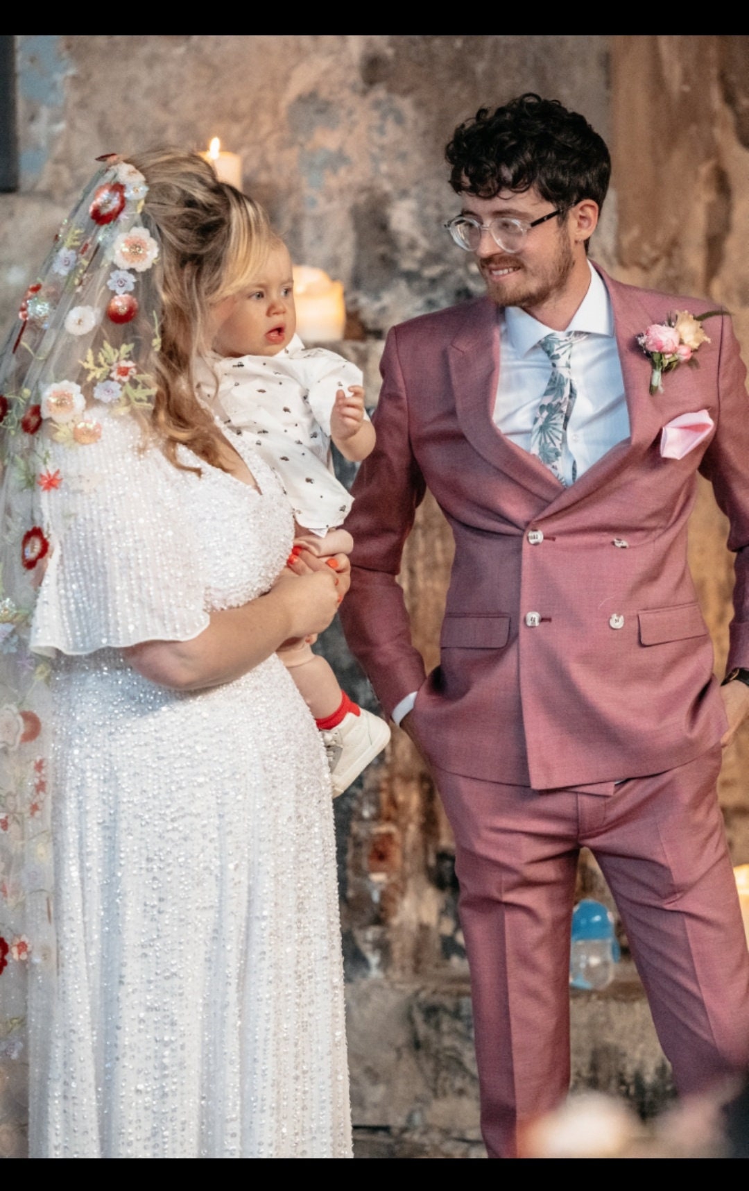 Floral wedding veil with sequins and beads. Beautiful tulle veil with embroidered flowers and leaves. Stunning Boho alternative bridal veil.