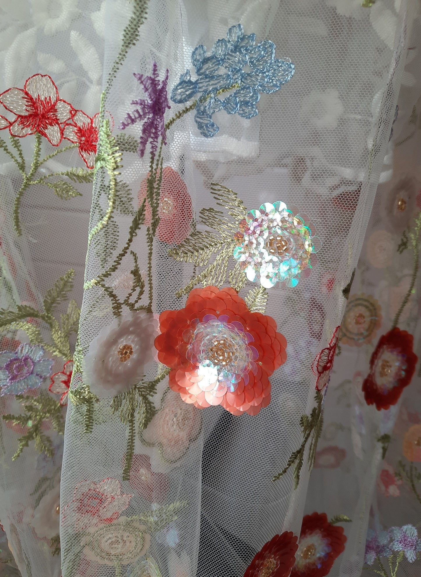 Floral wedding veil with sequins and beads. Beautiful tulle veil with embroidered flowers and leaves. Stunning Boho alternative bridal veil.