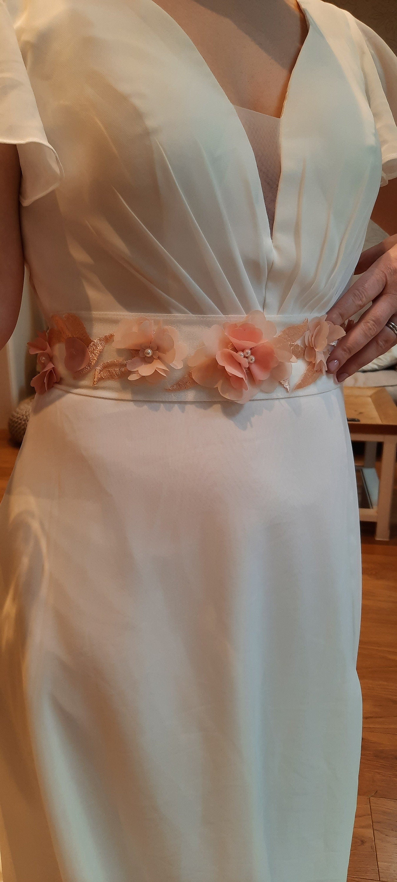 Bridal belt sash / Floral bridal belt / Embroidered bridal sash / Sequin flower belt / Bridesmaid sash / Flower girl Sash / Matching Bridal