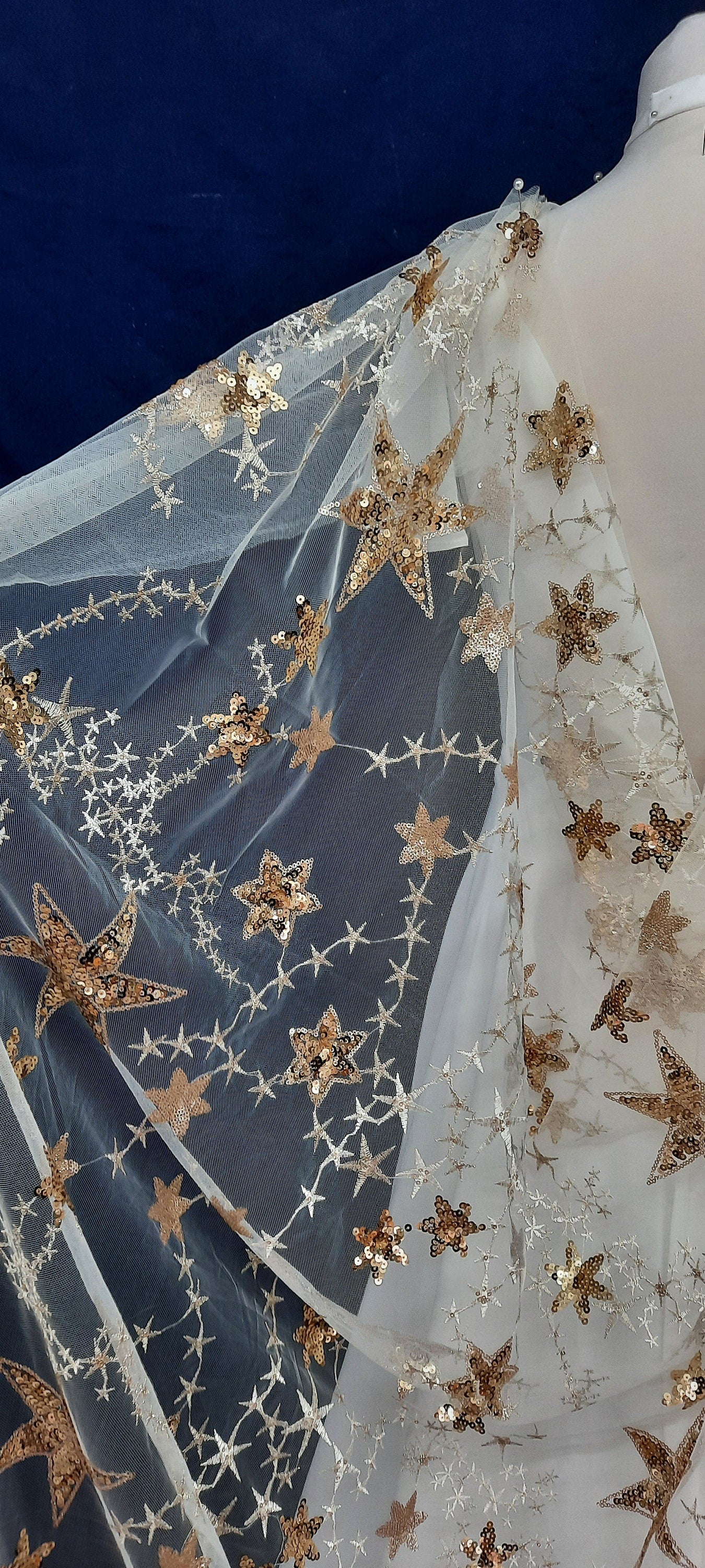 Gold star veil / Veil with sequin flowers / Alternative bridal veil / Golden stars veil / Evening wedding veil