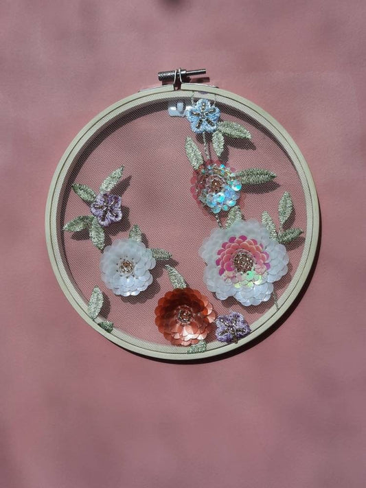 Embroidery hoop decorative wall art / keepsake / Veil keepsake / Bridal gift / Wedding gift