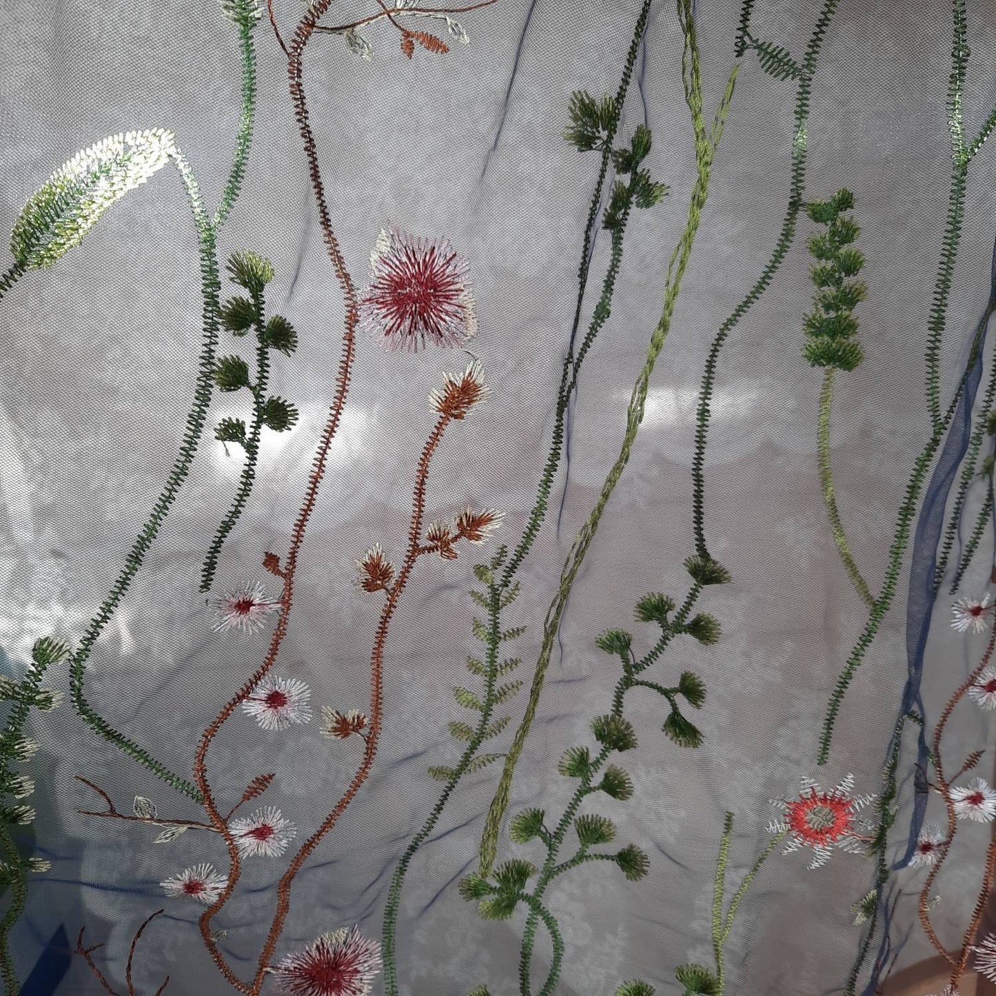 Embroidery hoop decorative wall art / keepsake / Veil keepsake / Bridal gift / Wedding gift
