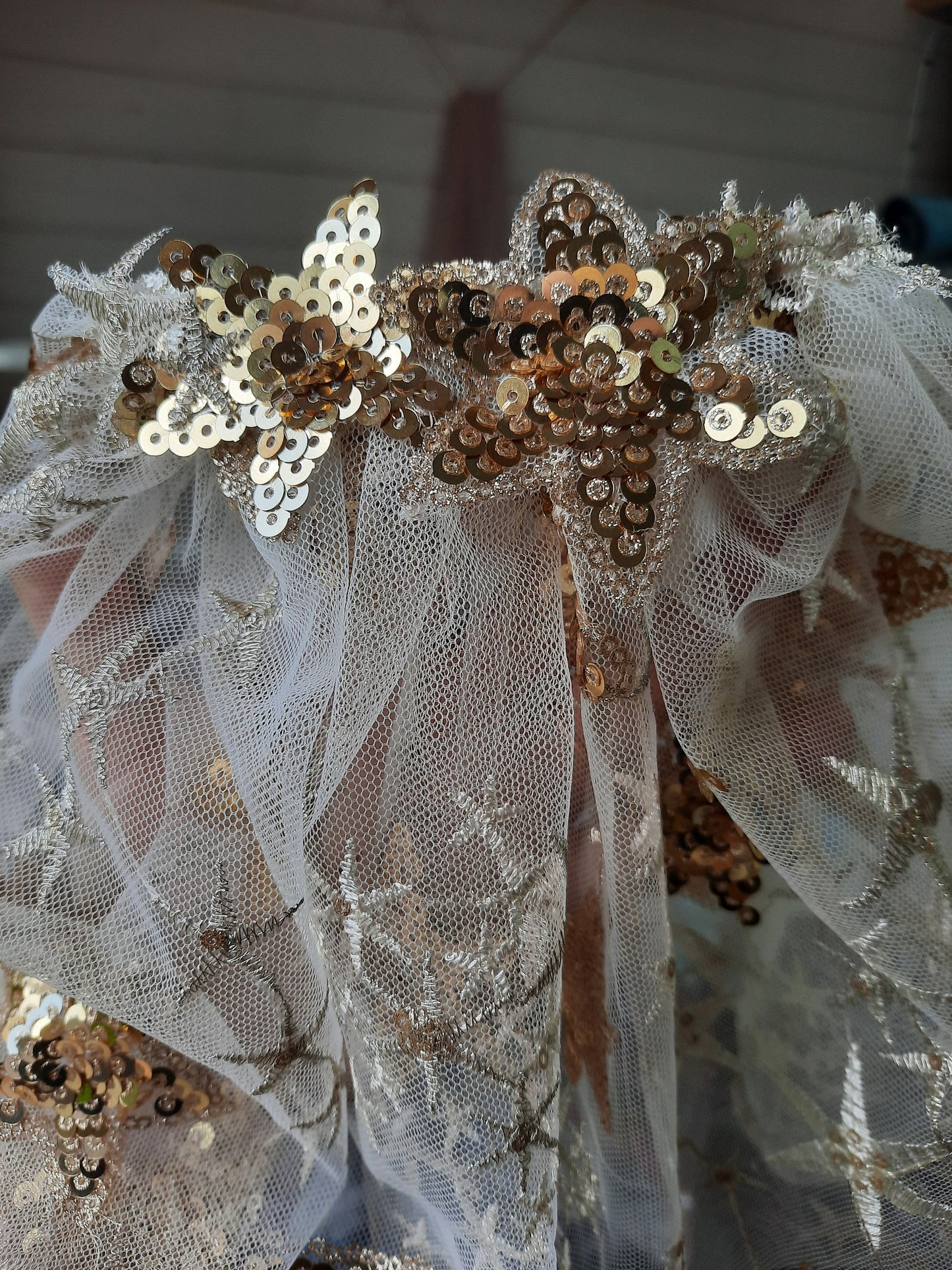 Gold star veil / Veil with sequin flowers / Alternative bridal veil / Golden stars veil / Evening wedding veil