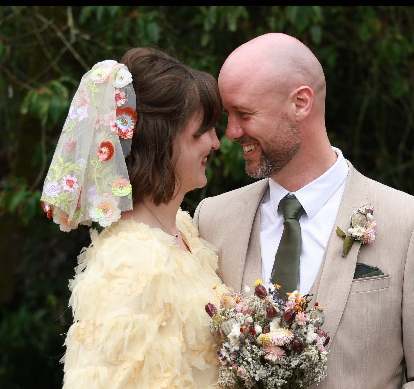 Floral wedding veil with sequins and beads. Beautiful tulle veil with embroidered flowers and leaves. Stunning Boho alternative bridal veil.