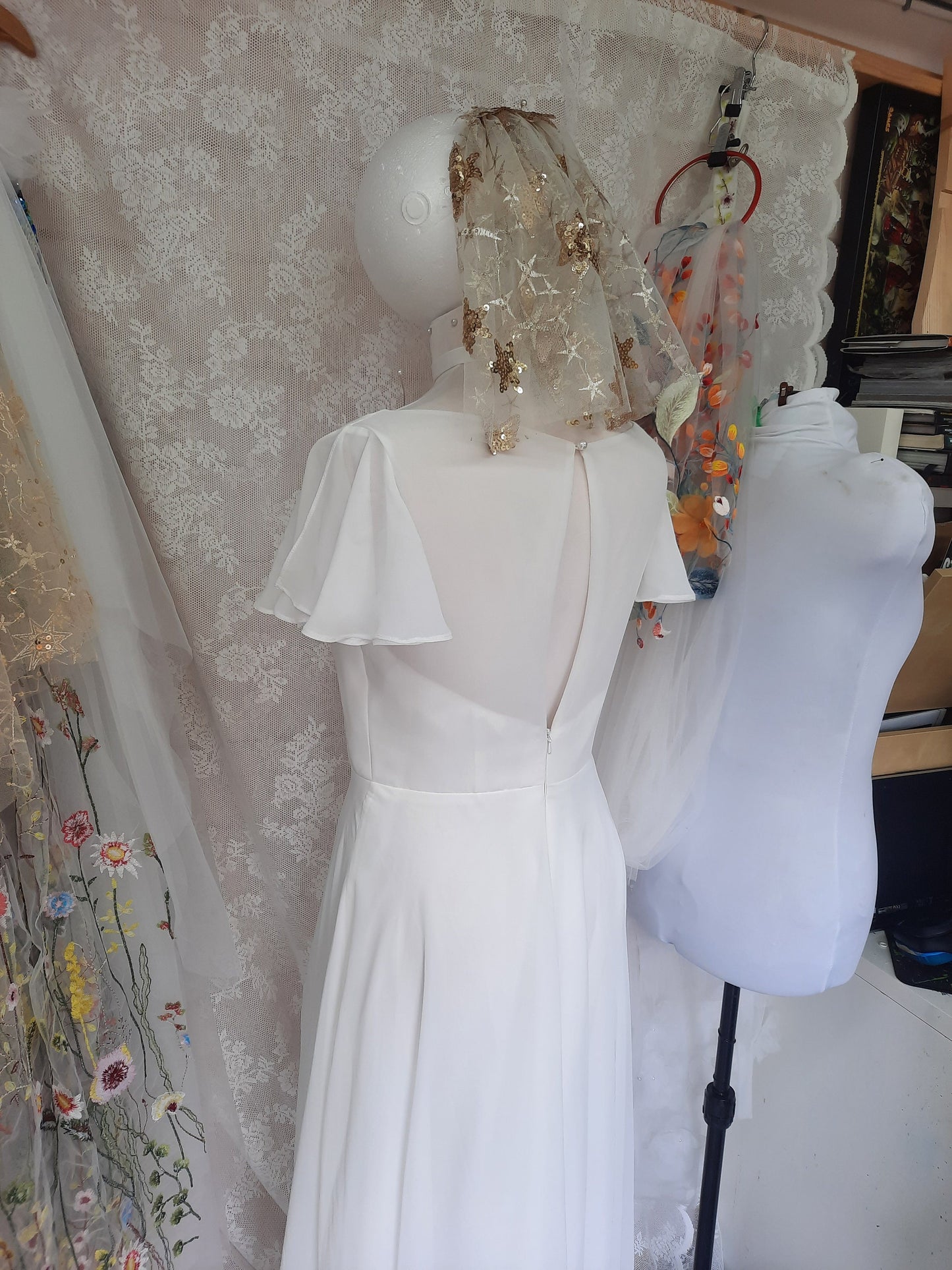 Gold star veil / Veil with sequin flowers / Alternative bridal veil / Golden stars veil / Evening wedding veil