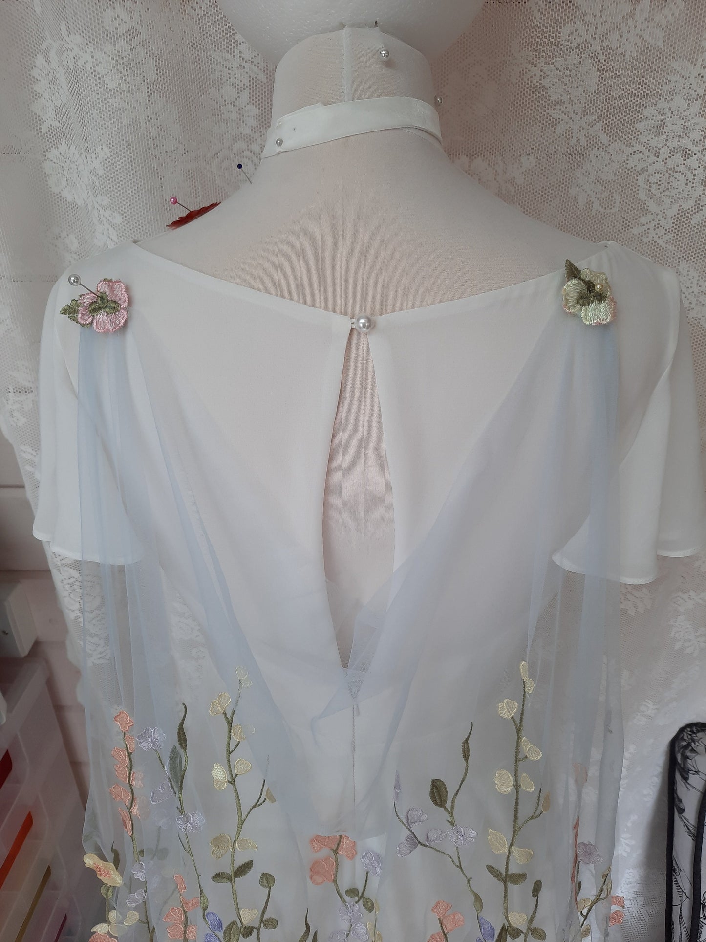 Colourful floral veil. Veil with embroidered flowers. Alternative bridal veil.
