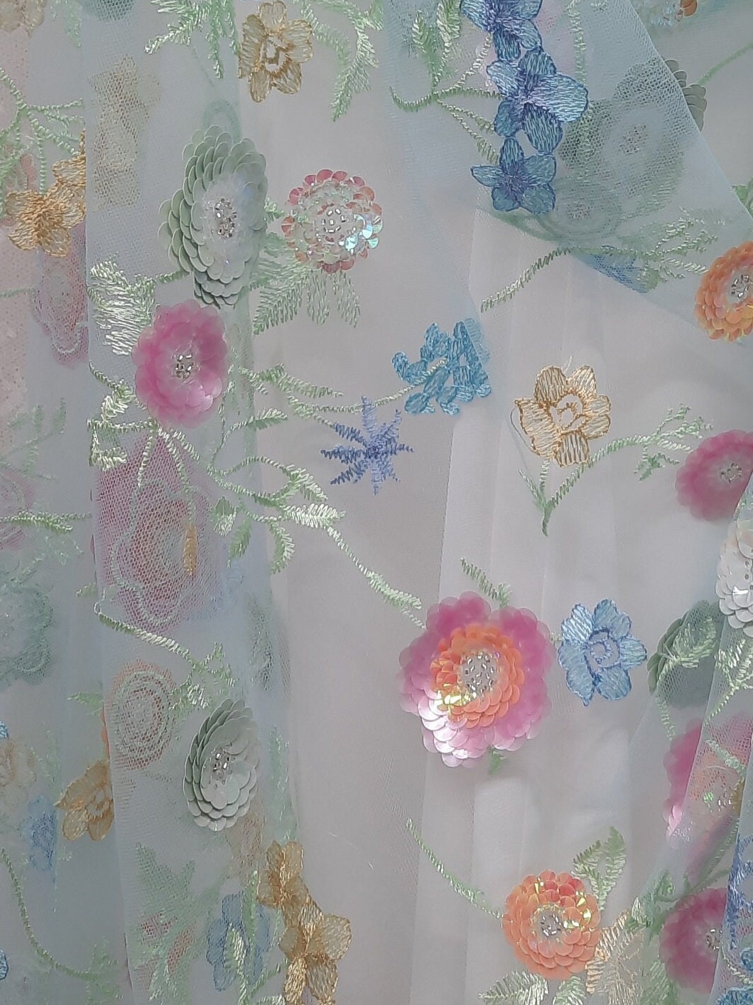Floral wedding veil with sequins and beads. Beautiful tulle veil with embroidered flowers and leaves. Stunning Boho alternative bridal veil.